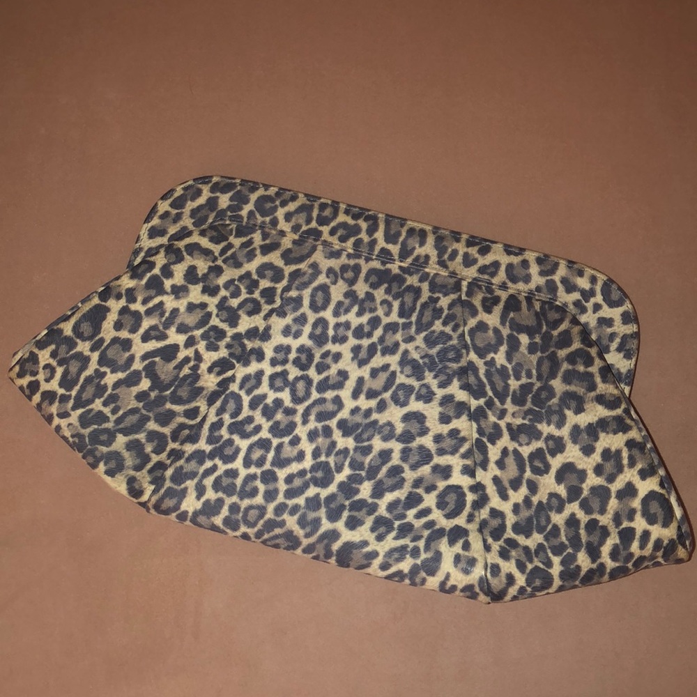 Leopard Clutch